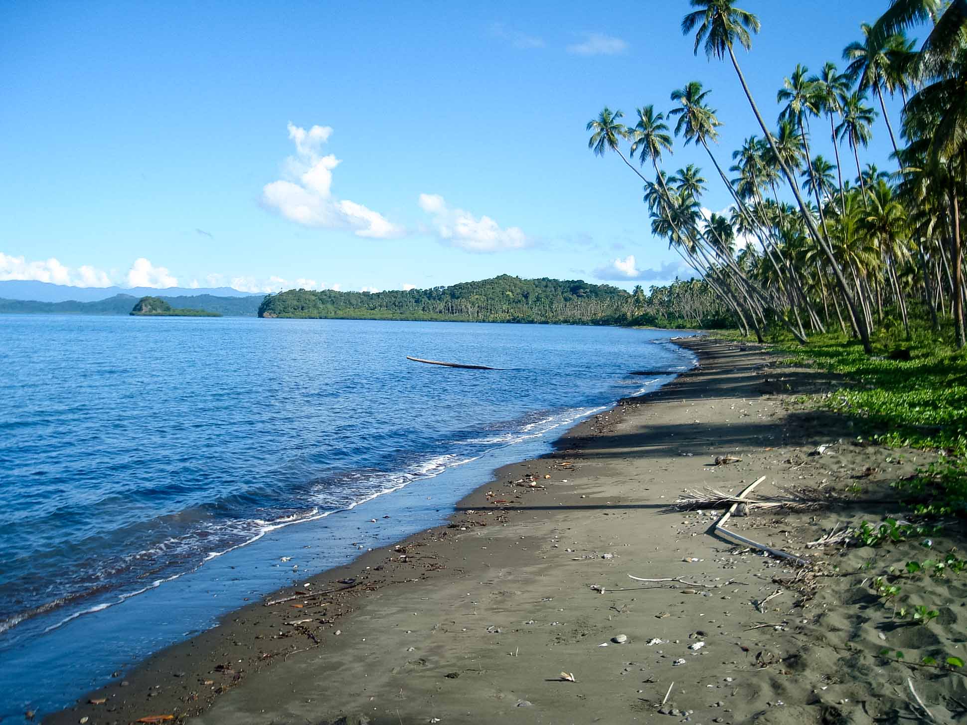 Tuvamila beach, looking towards the south